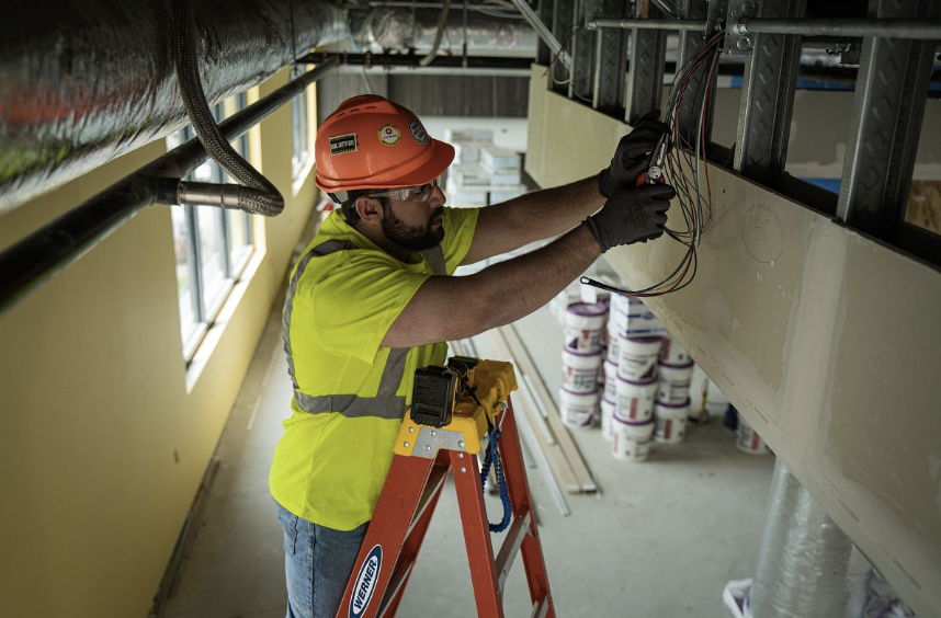 Werner 6210 Fiberglass 10-foot Step Ladder