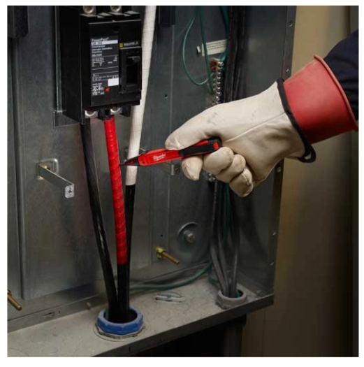 Milwaukee Voltage Detector with LED 2202-20