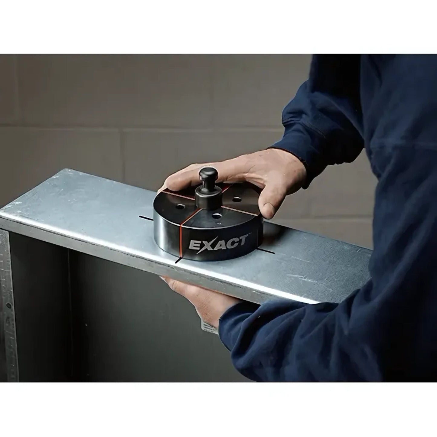 Milwaukee M18â„¢ FORCE LOGICâ„¢ 10 Ton Knockout Tool 1/2" to 4" Kit 2676-23