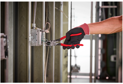 Milwaukee 9" Lineman's Dipped Grip Pliers MT500