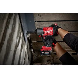 M18 FUEL w/ ONE-KEY High Torque Impact Wrench 3/4" Friction Ring Kit And Resistant Battery