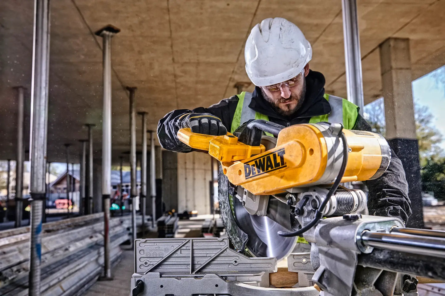 DeWalt 12IN SLIDING COMPOUND MITER SAW