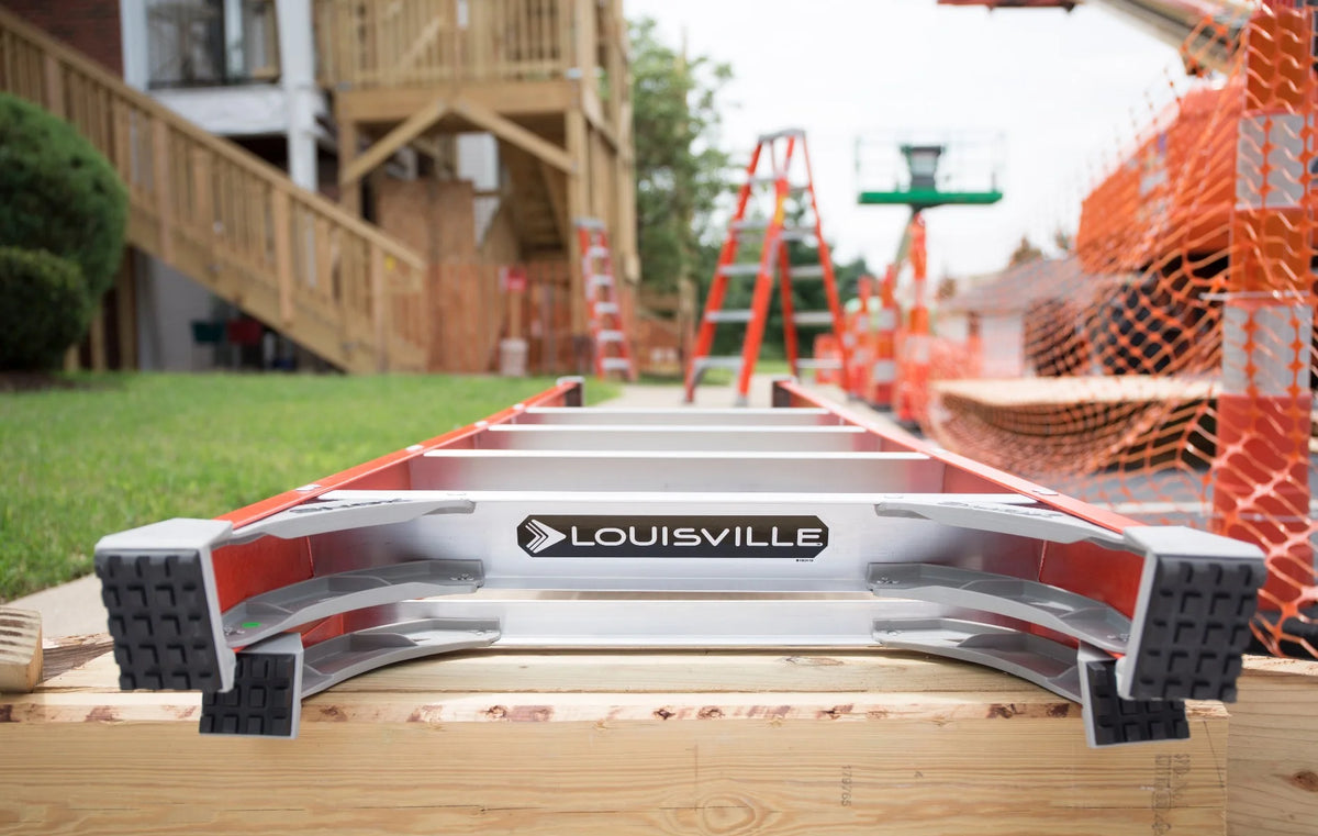 Louisville Ladder 10 Ft Fiberglass Pinnacle Pro Platform Ladder, Type IA, 300 Lb (FXP1710)