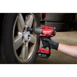 M18 FUEL w/ ONE-KEY HIGH TORQUE IMPACT WRENCH 1/2" FRICTION RING KIT W/ RESISTANT BATTERY